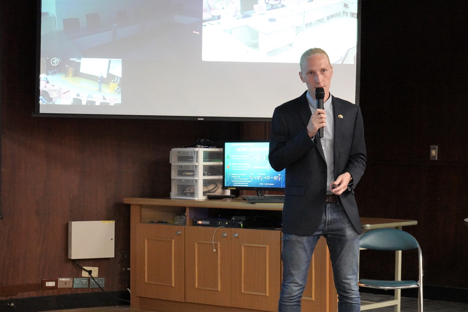  Lukas Nyström進行演講