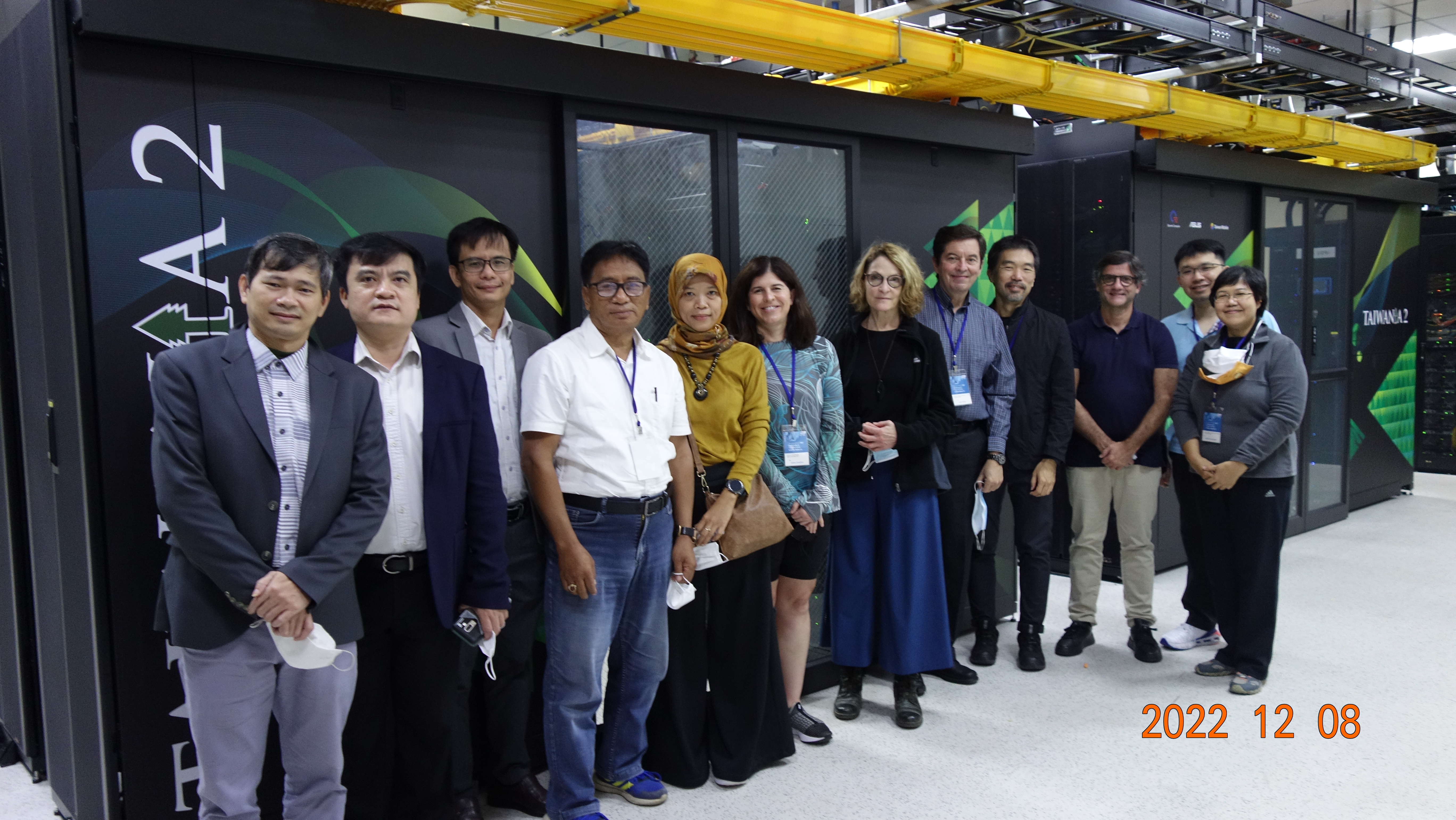 Visitors in the facility room of the National Center for High-performance Computing Taichung Branch