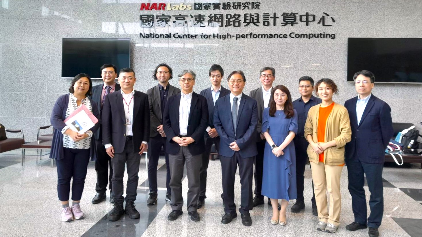 成大及日本ATR參訪團成員於本中心台南分部合影