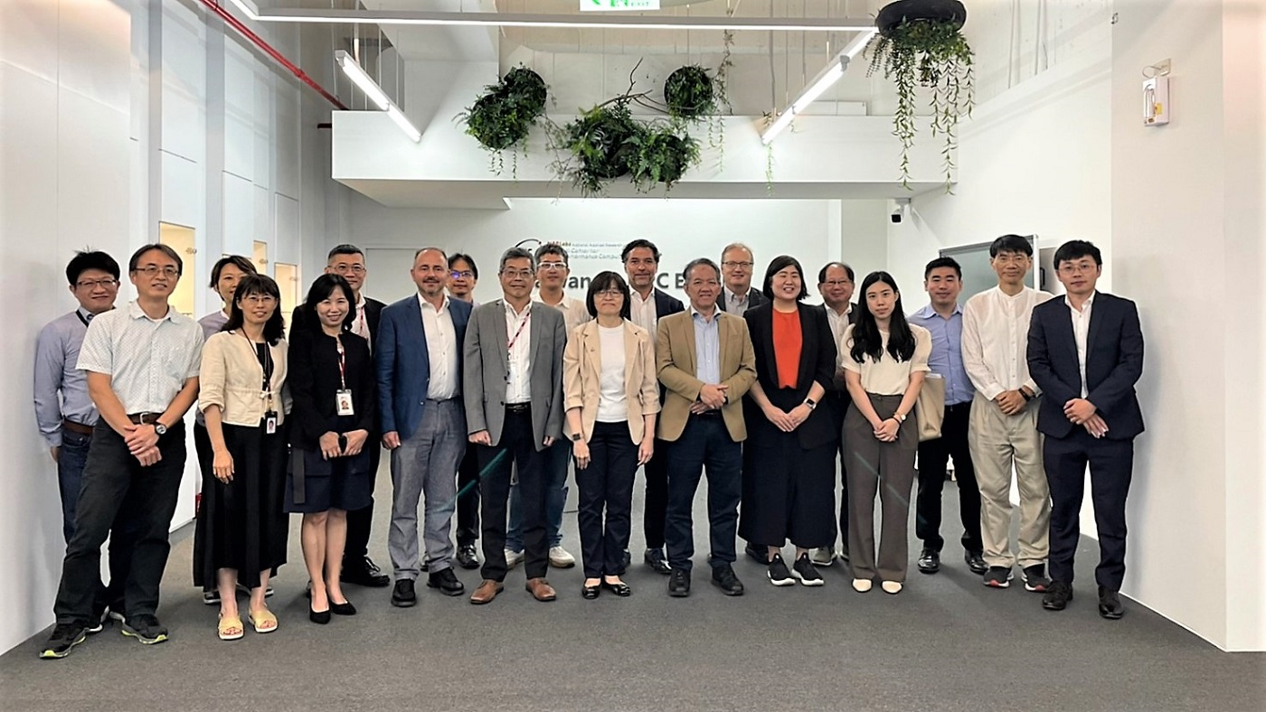 Group photo of participants