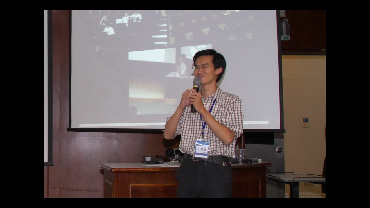 國網中心王耀聰副研究員介紹建構私有雲端運算架構的各種自由軟體資源，深獲肯定
