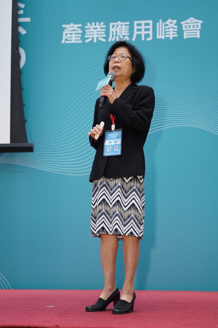 IBM研究院石靜雲院士