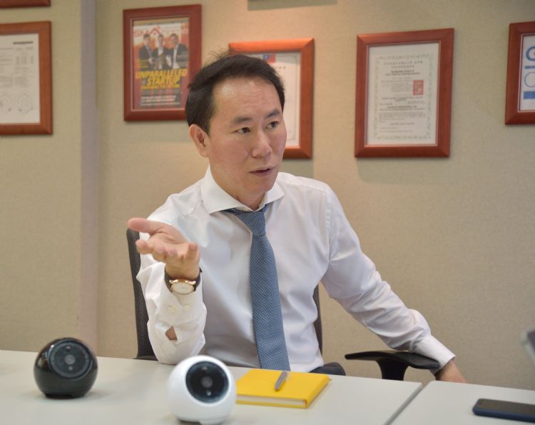 愛瑪麗歐楊朝棟董事長