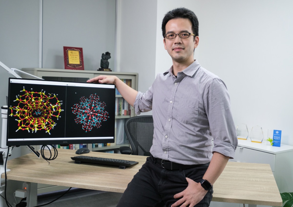 李奕霈透過電腦模擬,精準設計出符合需求的化學分子 李奕霈透過電腦模擬,精準設計出符合需求的化學分子